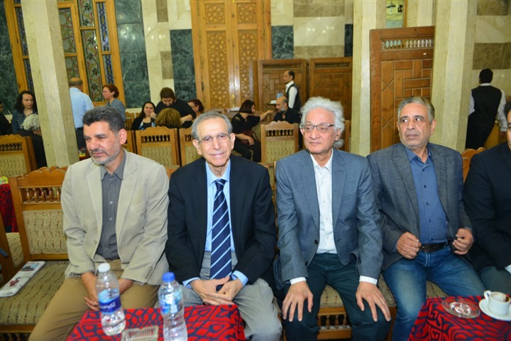 بالصور.. أشرف زكى ويسرا اللوزي ونجوم الفن في عزاء محسنة توفيق بالصور.. أشرف زكى ويسرا اللوزي ونجوم الفن في عزاء محسنة توفيق