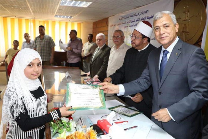 "محافظ المنوفية" يشهد فاعليات الندوة الدينية بعنوان "الأزهر في أكثر من ألف عام" بالمنطقة الأزهرية بشبين الكوم