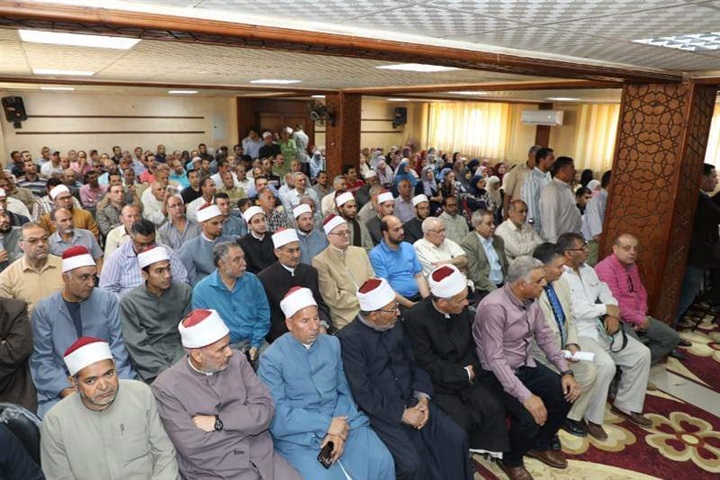 "محافظ المنوفية" يشهد فاعليات الندوة الدينية بعنوان "الأزهر في أكثر من ألف عام" بالمنطقة الأزهرية بشبين الكوم