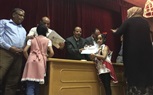بالصور..وكيل وزارة التعليم بقنا يُكرم الطلاب المتميزين والأخصائي المتميز والمثالي 