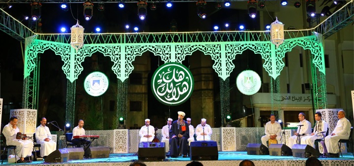 الليلة الكبيرة تحشد المواطنيين وورش الأطفال تخطف الأضواء والتهامي ينشد في حب الرسول الليلة الكبيرة تحشد المواطنيين وورش الأطفال تخطف الأضواء والتهامي ينشد في حب الرسول