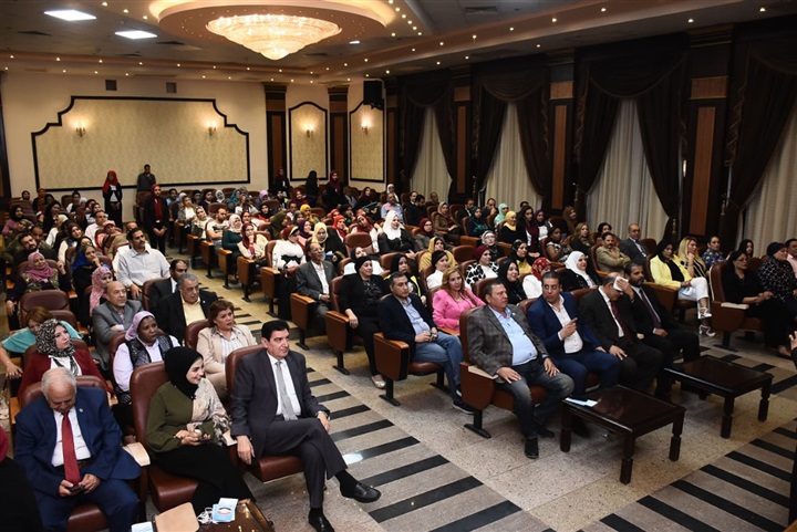 بالصور: حزب الحرية المصرى يطلق مبادرة "27 100x" لإعداد 2700 قيادة نسائية بجميع المحافظات بالصور: حزب الحرية المصرى يطلق مبادرة "27 100x" لإعداد 2700 قيادة نسائية بجميع المحافظات
