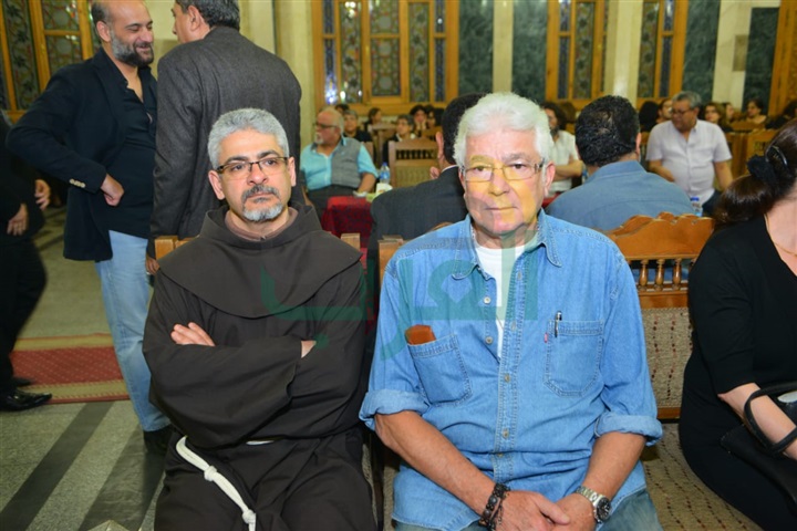 بالصور.. أشرف زكى ويسرا اللوزي ونجوم الفن في عزاء محسنة توفيق بالصور.. أشرف زكى ويسرا اللوزي ونجوم الفن في عزاء محسنة توفيق