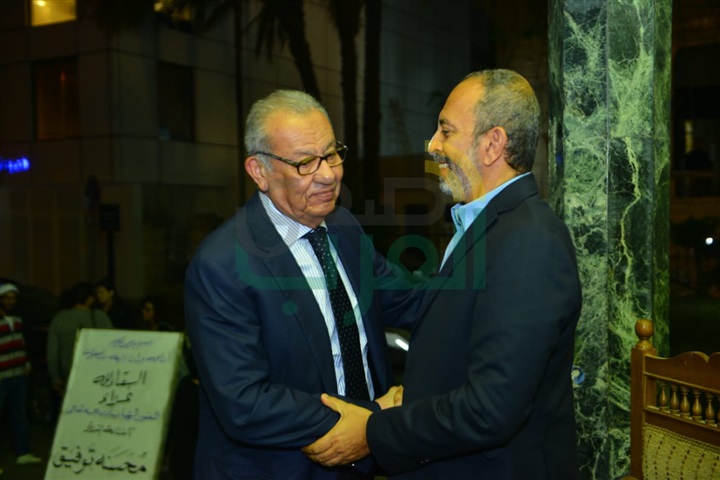 بالصور.. أشرف زكى ويسرا اللوزي ونجوم الفن في عزاء محسنة توفيق بالصور.. أشرف زكى ويسرا اللوزي ونجوم الفن في عزاء محسنة توفيق