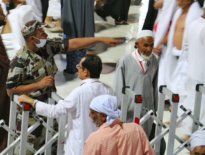 بالصور.. الأمن السعودى يكثف جهوده لخدمة زوار بيت الله الحرام بالصور.. الأمن السعودى يكثف جهوده لخدمة زوار بيت الله الحرام