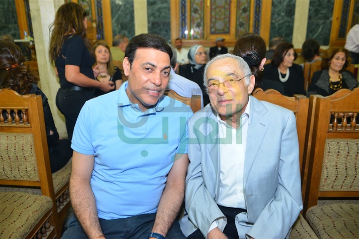 بالصور.. أشرف زكى ويسرا اللوزي ونجوم الفن في عزاء محسنة توفيق بالصور.. أشرف زكى ويسرا اللوزي ونجوم الفن في عزاء محسنة توفيق
