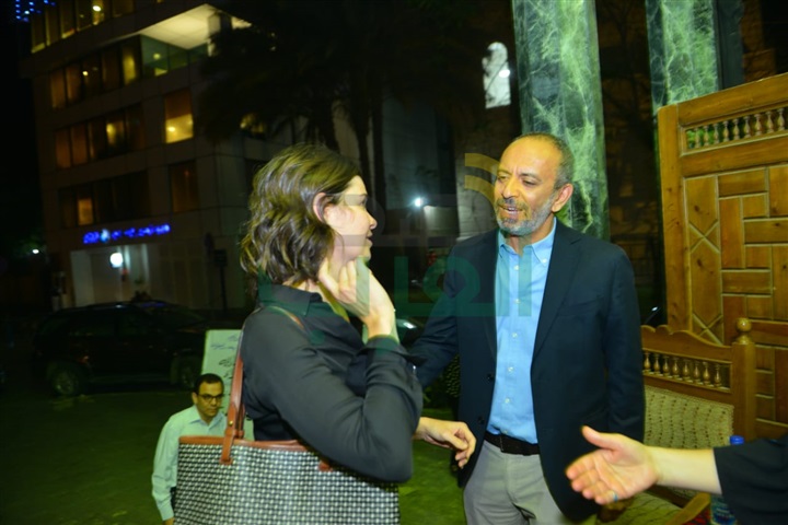 بالصور.. أشرف زكى ويسرا اللوزي ونجوم الفن في عزاء محسنة توفيق بالصور.. أشرف زكى ويسرا اللوزي ونجوم الفن في عزاء محسنة توفيق
