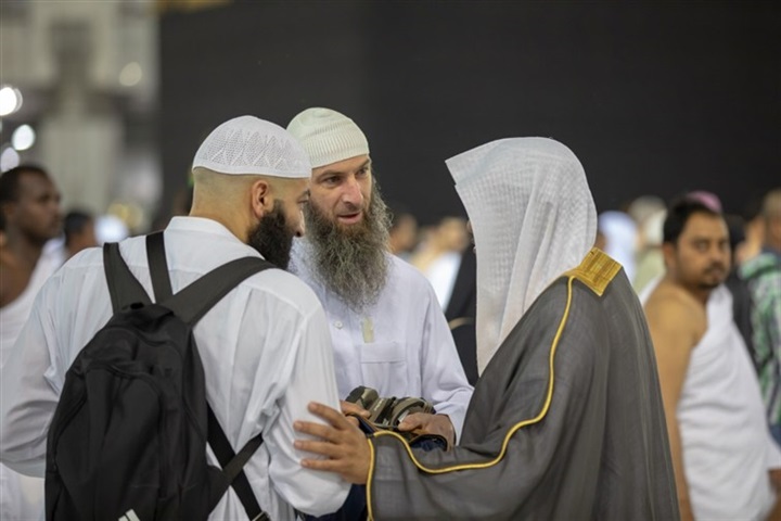 هيئة المسجد الحرام تبدأ بتنفيذ برنامج "توعية بلغتكم" لغير العرب