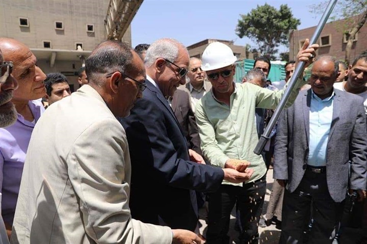 محافظ الجيزة: توريد 106 ألف طن أقماح حتى الآن ومتابعة يومية لأعمال التوريد 