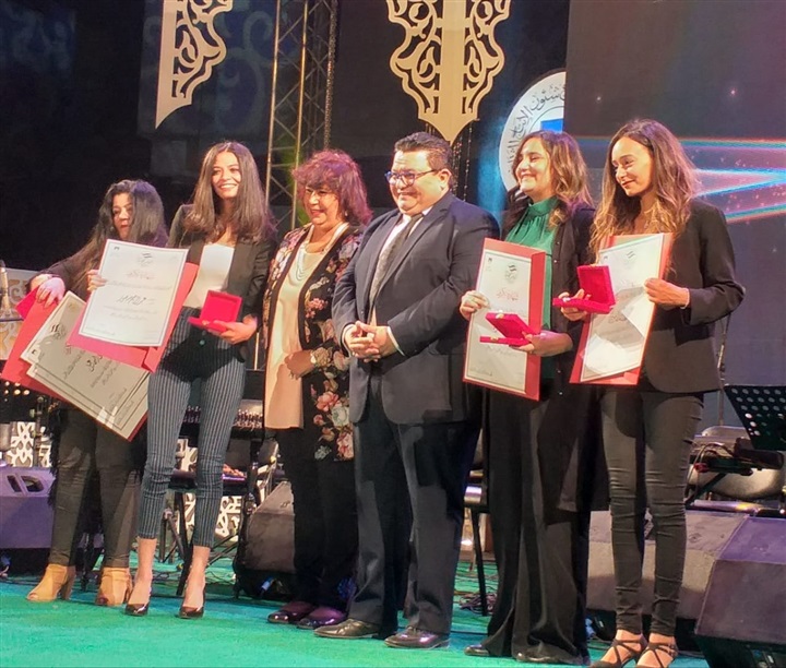 بالصور.. وزير الثقافة ورئيس الإنتاج الثقافى يكرمان الأبنودى وعلى إسماعيل و17 بطلا من القوات المسلحة بالصور.. وزير الثقافة ورئيس الإنتاج الثقافى يكرمان الأبنودى وعلى إسماعيل و17 بطلا من القوات المسلحة