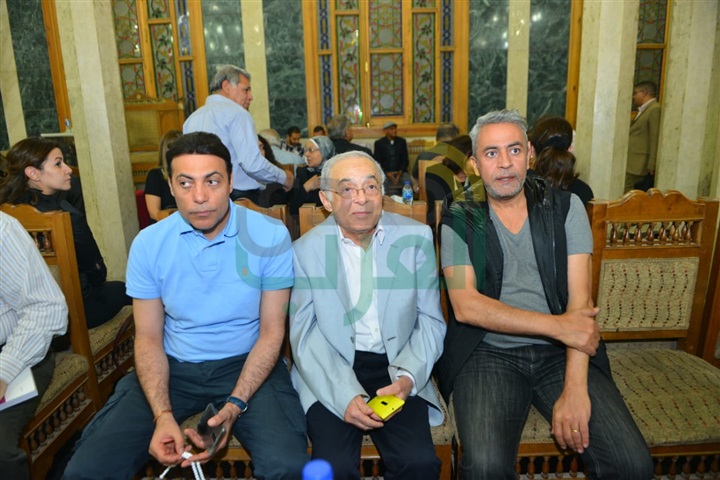 بالصور.. أشرف زكى ويسرا اللوزي ونجوم الفن في عزاء محسنة توفيق بالصور.. أشرف زكى ويسرا اللوزي ونجوم الفن في عزاء محسنة توفيق