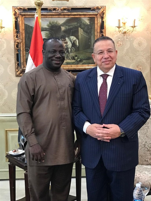 بالصور.. السيد الشريف وكيل مجلس النواب يودع رئيس برلمان غانا والوفد المرافق بمطار القاهرة بالصور.. السيد الشريف وكيل مجلس النواب يودع رئيس برلمان غانا والوفد المرافق بمطار القاهرة
