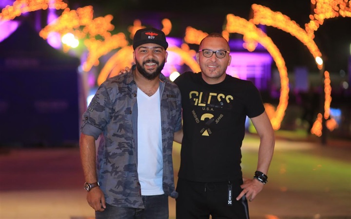 بالصور.. محمد فؤاد يشعل خيمة "ليالي الميرلاند" بحضور كامل العدد بالصور.. محمد فؤاد يشعل خيمة "ليالي الميرلاند" بحضور كامل العدد