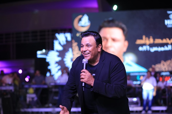 بالصور.. محمد فؤاد يشعل خيمة "ليالي الميرلاند" بحضور كامل العدد بالصور.. محمد فؤاد يشعل خيمة "ليالي الميرلاند" بحضور كامل العدد