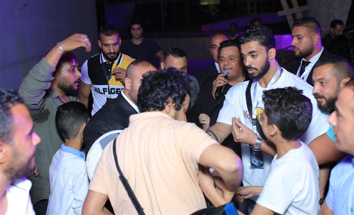 بالصور.. محمد فؤاد يشعل خيمة "ليالي الميرلاند" بحضور كامل العدد بالصور.. محمد فؤاد يشعل خيمة "ليالي الميرلاند" بحضور كامل العدد