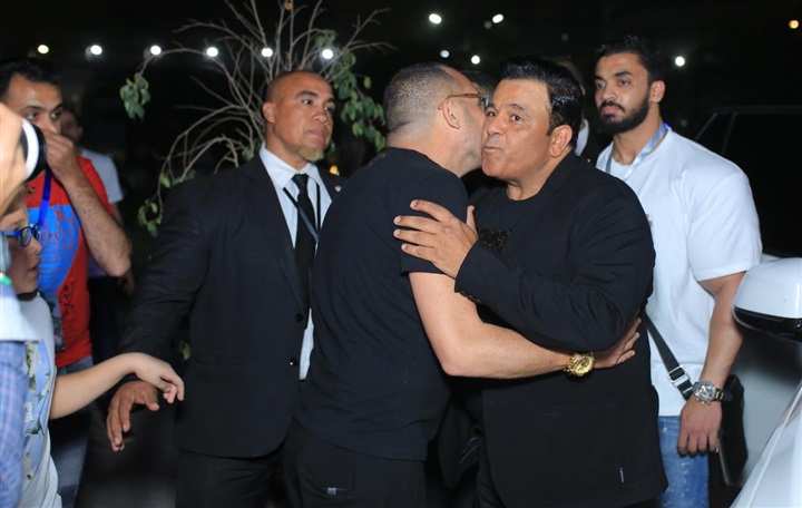 بالصور.. محمد فؤاد يشعل خيمة "ليالي الميرلاند" بحضور كامل العدد بالصور.. محمد فؤاد يشعل خيمة "ليالي الميرلاند" بحضور كامل العدد