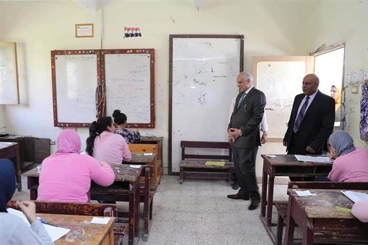 "محافظ الجيزة" يتفقد لجان امتحانات الإعدادية ببولاق والدقى 