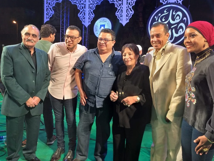 "شمس الهداية" تبهر جمهور مسرح الساحة ضمن برنامج "هل هلالك" "شمس الهداية" تبهر جمهور مسرح الساحة ضمن برنامج "هل هلالك"