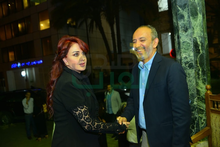 بالصور.. أشرف زكى ويسرا اللوزي ونجوم الفن في عزاء محسنة توفيق بالصور.. أشرف زكى ويسرا اللوزي ونجوم الفن في عزاء محسنة توفيق