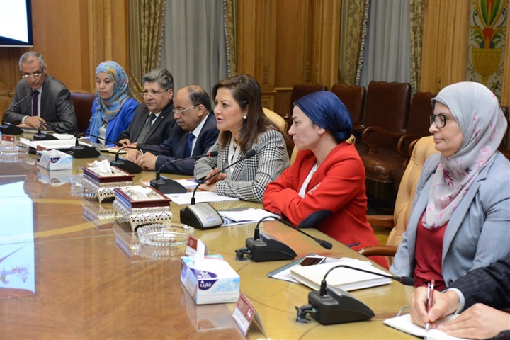 "العصار" و"فؤاد" و"شعراوي" و"التراس" يناقشون مع وزيرا " التخطيط" و"المالية" الملامح النهائية لمنظومة تدوير المخلفات "العصار" و"فؤاد" و"شعراوي" و"التراس" يناقشون مع وزيرا " التخطيط" و"المالية" الملامح النهائية لمنظومة تدوير المخلفات