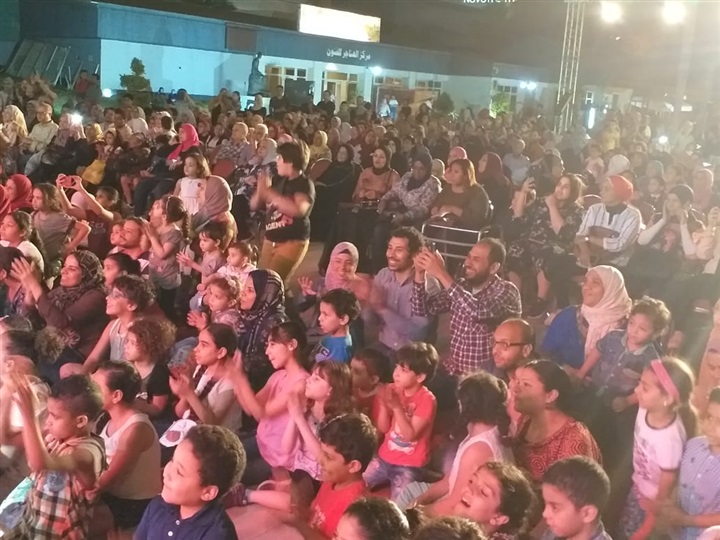بالصور.. "أبناء مركز الحفنى" يبهرون الجمهور ضمن برنامج "هل هلالك" بالصور.. "أبناء مركز الحفنى" يبهرون الجمهور ضمن برنامج "هل هلالك"