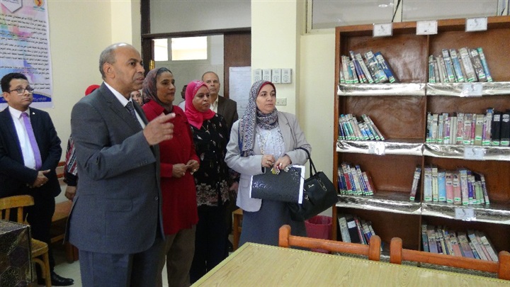جولات تفقدية لرئيس جامعة المنيا بلجان امتحانات "التربية" و"النوعية" و"التمريض"