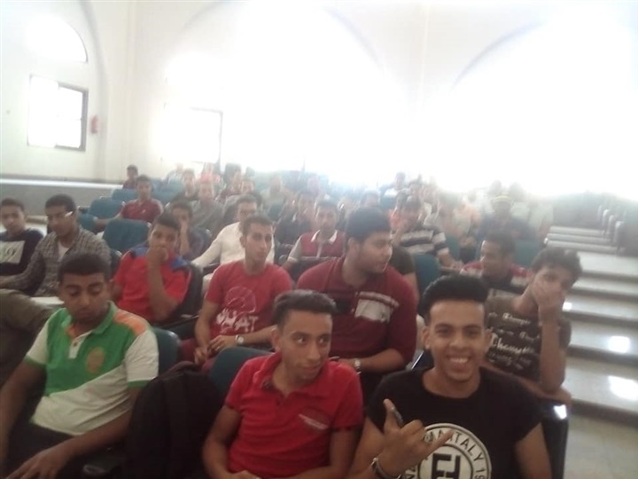 "التعليم" تنظم فعاليات قافلة تعليمية لطلاب الثانوي العامة بقنا 