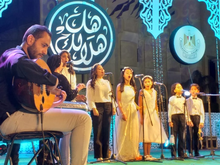 بالصور.. "أبناء مركز الحفنى" يبهرون الجمهور ضمن برنامج "هل هلالك" بالصور.. "أبناء مركز الحفنى" يبهرون الجمهور ضمن برنامج "هل هلالك"