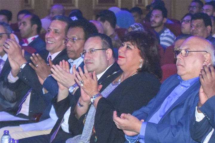 وزير الثقافة ومحافظ الإسكندرية يفتتحان الملتقي الثاني لشباب المخرجين المسرحيين وزير الثقافة ومحافظ الإسكندرية يفتتحان الملتقي الثاني لشباب المخرجين المسرحيين