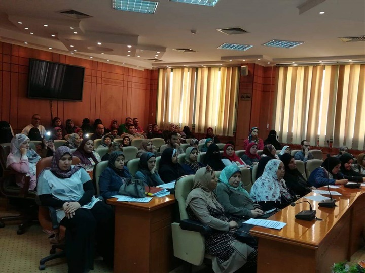 المعهد القومي للإدارة يعقد ندوة توعوية حول "التحول الرقمي" ببورسعيد