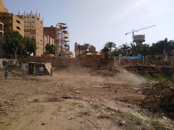 محافظ الشرقية يقود حملة مكبرة لفتح شارع بمدينة الزقازيق أمام حركة السيارات وعبور المواطنين 