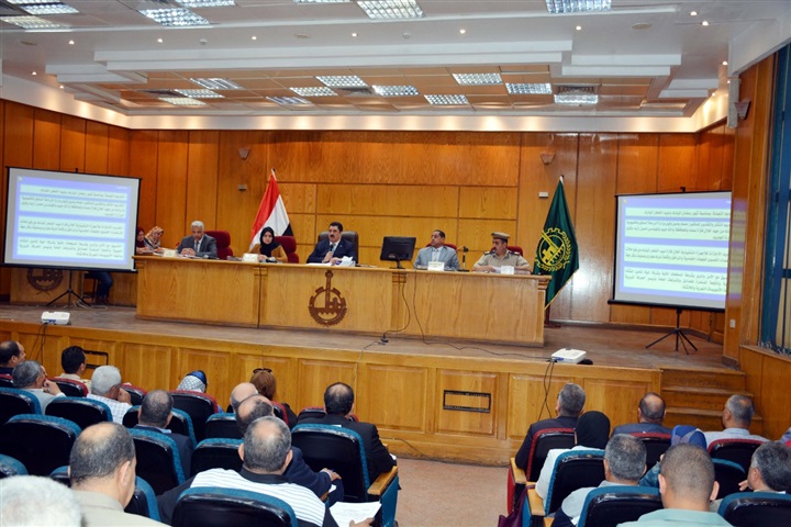 محافظ القليوبية يأمر بضرورة بمتابعة ثلاجات اللحوم ومخازن الجملة 