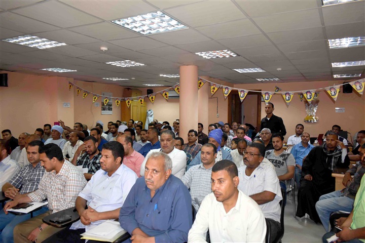 تكريم 100 عامل متميز بمياه سوهاج 