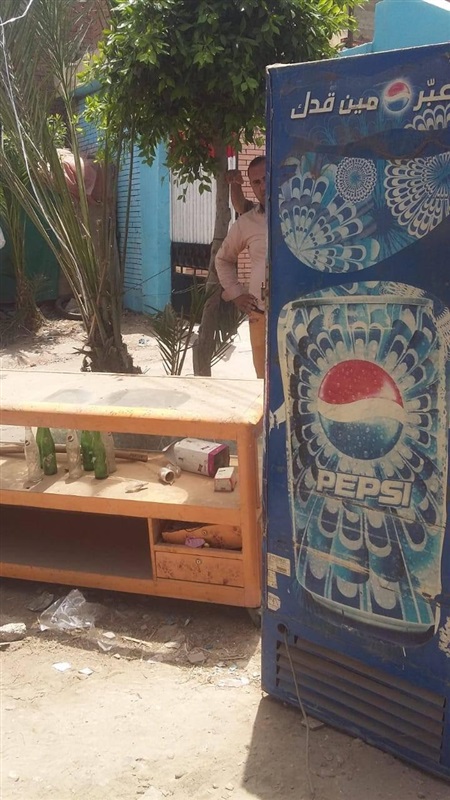 بالصور.. إزالة كشك مخالف على أملاك الدولة بكفر الشيخ