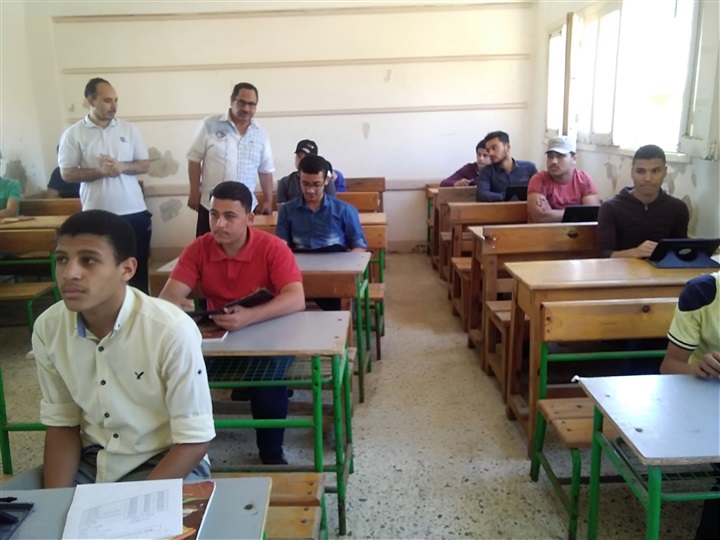 تعليم كفر الشيخ: إجراء امتحانات أولي ثانوي"إلكترونيًا" في 11 مدرسة و"بوكليت" بـ86 مدرسة