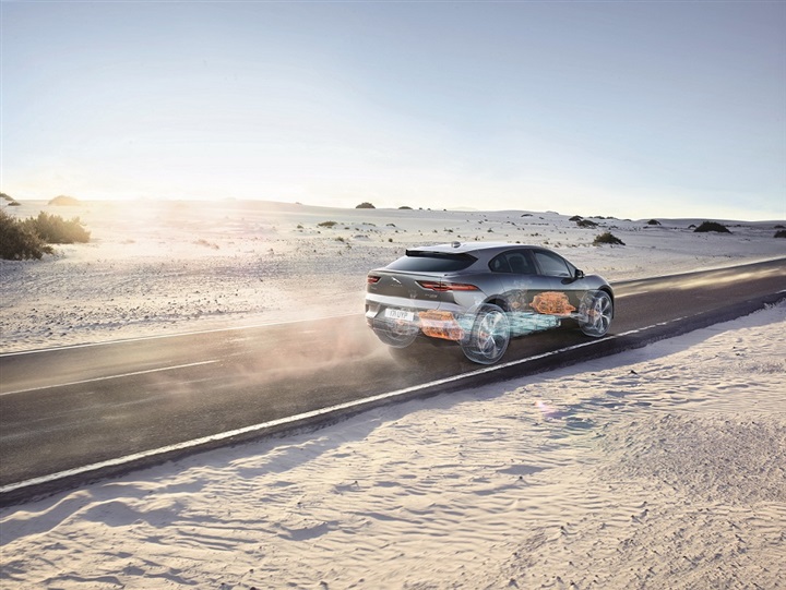جاكوار I-PACE تفوز بثلاثة ألقاب ضمنجوائز العام العالمية للمحركات ونواقل الحركة 2019 جاكوار I-PACE تفوز بثلاثة ألقاب ضمنجوائز العام العالمية للمحركات ونواقل الحركة 2019