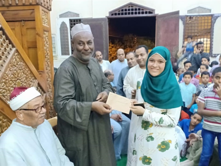 بالصور.." شباب المستقبل " بالخضيرات تُكرم 80 حافظًا لكتاب الله في احتفالية كبري بالصور.." شباب المستقبل " بالخضيرات تُكرم 80 حافظًا لكتاب الله في احتفالية كبري