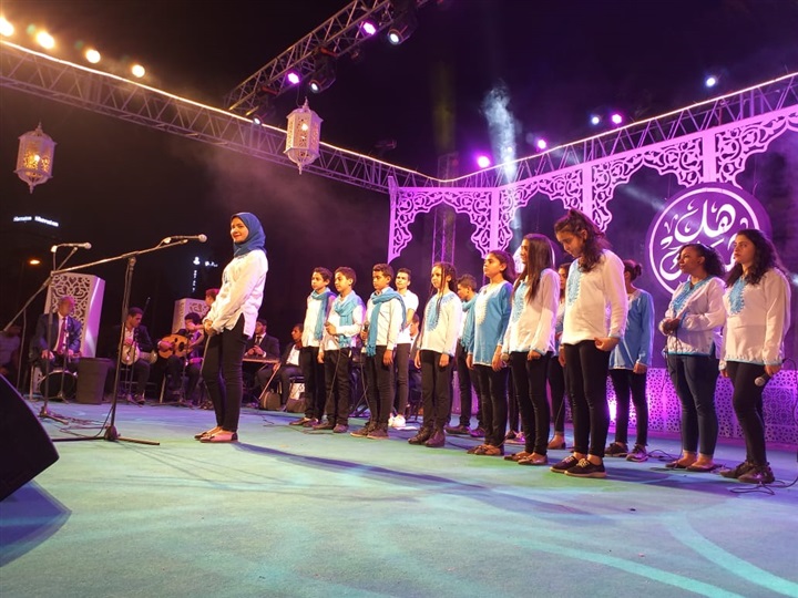 "كورال الصعيد" يبهر جمهور مسرح ساحة الهناجر ضمن برنامج "هل هلالك" "كورال الصعيد" يبهر جمهور مسرح ساحة الهناجر ضمن برنامج "هل هلالك"