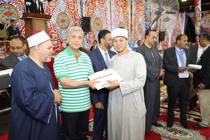 بالصور.. محافظ المنوفية يشهد حفل تكريم حفظة القرآن الكريم بقرية العامرة بمنوف