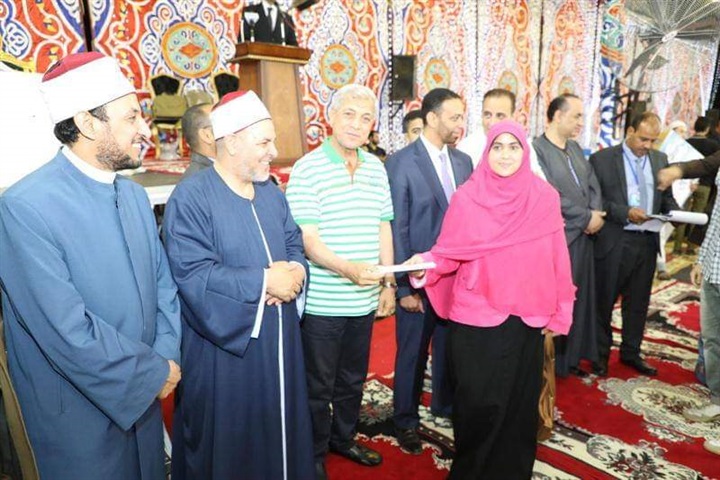 بالصور.. محافظ المنوفية يشهد حفل تكريم حفظة القرآن الكريم بقرية العامرة بمنوف