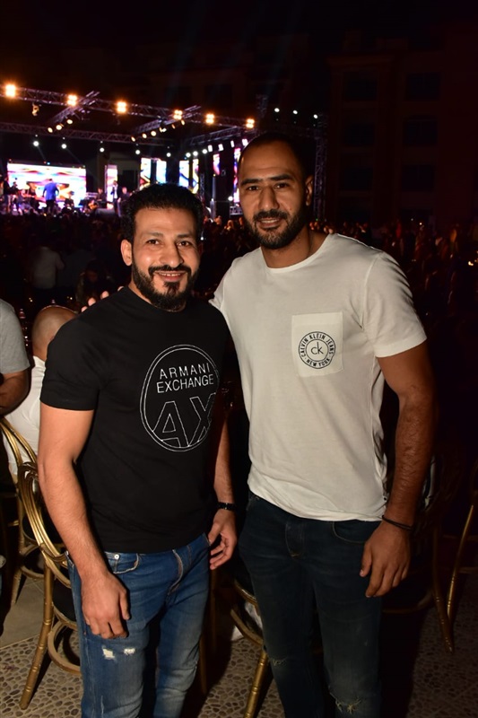 بالصور.. وائل جسار ومحمد عدوية يشعلان خيمة "ستون ريزيدنس" بحضور نجوم الفن والمشاهير بالصور.. وائل جسار ومحمد عدوية يشعلان خيمة "ستون ريزيدنس" بحضور نجوم الفن والمشاهير