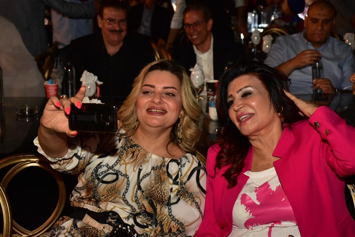 بالصور.. وائل جسار ومحمد عدوية يشعلان خيمة "ستون ريزيدنس" بحضور نجوم الفن والمشاهير بالصور.. وائل جسار ومحمد عدوية يشعلان خيمة "ستون ريزيدنس" بحضور نجوم الفن والمشاهير