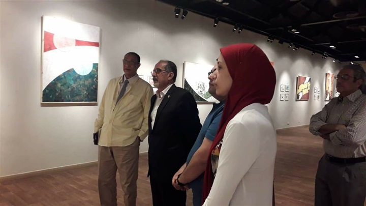 بالصور.. افتتاح معرض "الساحرة المستديرة" للفنان التشكيلي حسن سعيد بالهناجر بالصور.. افتتاح معرض "الساحرة المستديرة" للفنان التشكيلي حسن سعيد بالهناجر