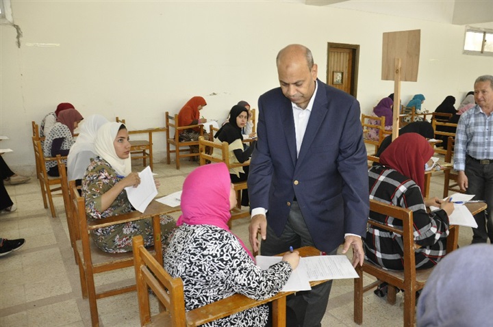 ضبط 19 حالة غش منذ بداية الامتحانات بجامعة المنيا 