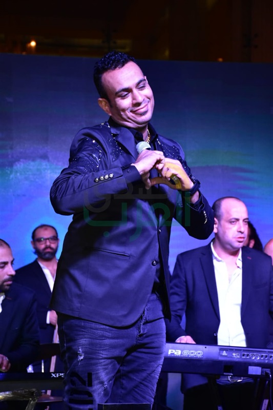 بالصور .. الليثي يشعل خيمة "ليالي الخديوي" بحفل كامل العدد في القاهرة الجديدة بالصور .. الليثي يشعل خيمة "ليالي الخديوي" بحفل كامل العدد في القاهرة الجديدة