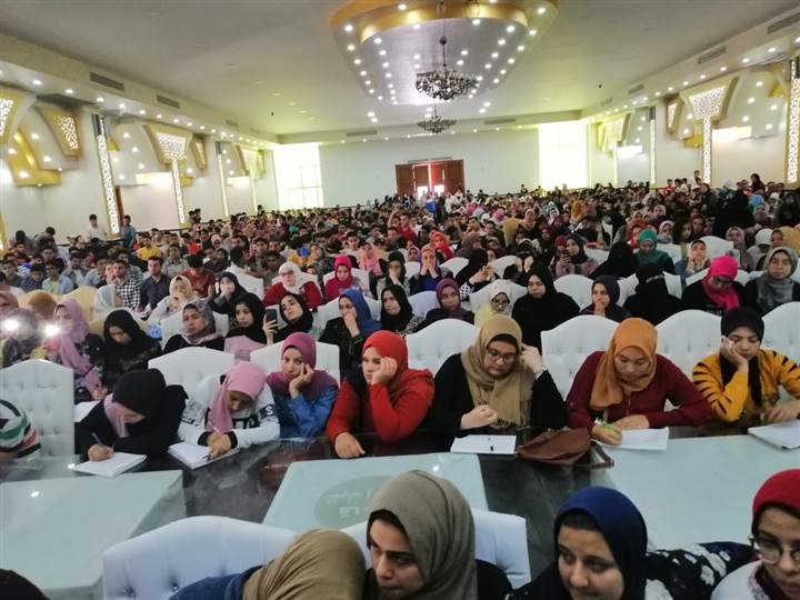 بالصور.. مدير أمن كفر الشيخ يتفقد الخدمات التأمينية للقوافل التعليمية لطلاب الثانوية العامة 