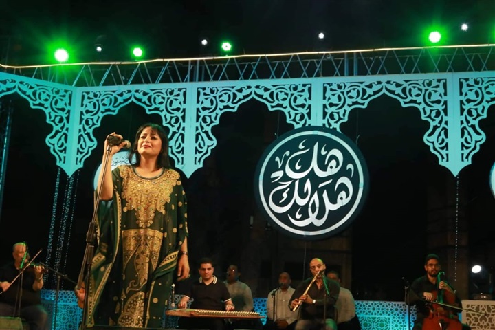 شاهد.. "فاطمة محمد على" تحيى حفل ختام برنامج "هل هلالك4" شاهد.. "فاطمة محمد على" تحيى حفل ختام برنامج "هل هلالك4"