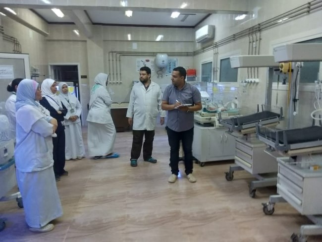 محافظ أسيوط: يكلف مسئولي الصحة بشن حملات مفاجئة على المستشفيات خلال الشهر الكريم