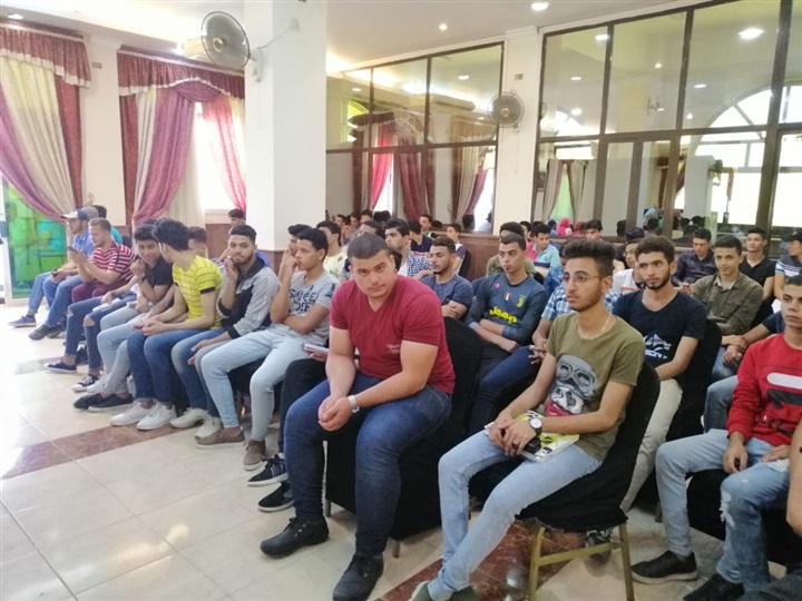 بالصور.. محافظ كفر الشيخ يعرب عن سعادته بإقبال طلاب الثانوية العامة علي القوافل التعليمية