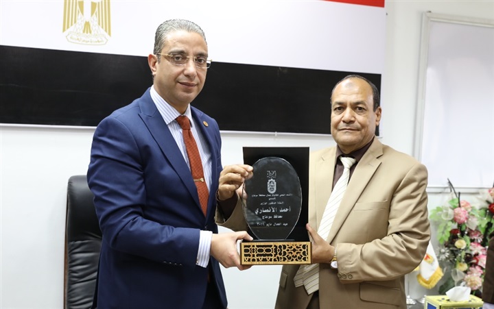 الأنصاري: يؤكد على أهمية دعم العامل وتنمية قدارته المهارية 